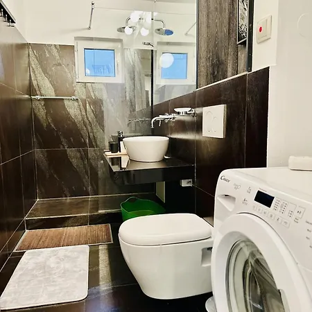 Adria 2bdr Apartment Constanta